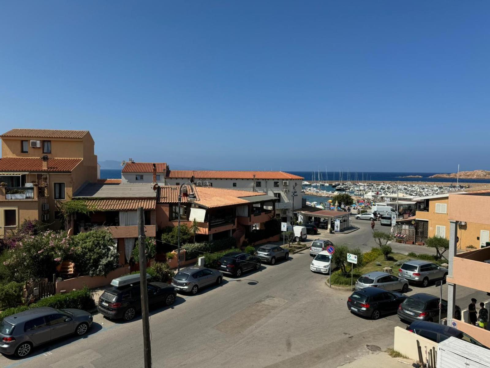 Borgo Spiaggia イーゾラ・ロッサ エクステリア 写真